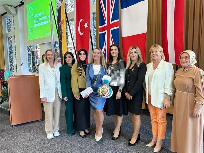 KARDEŞ ŞEHİR GLADBECK’TE ALANYA TEMSİL EDİLDİ