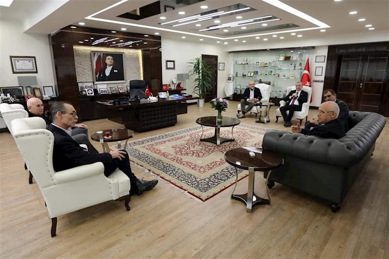 Erdal Beşikçioğlu, Fethi Yaşar