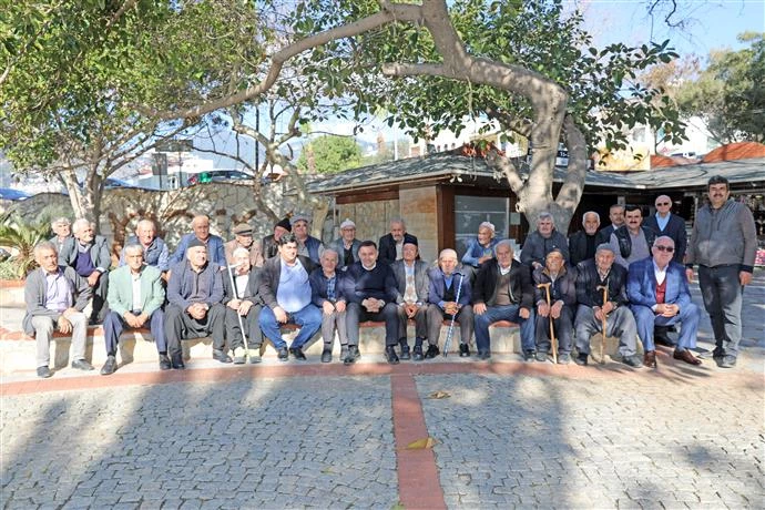 ALANYA BELEDİYESİ’NİN YAŞLILARA YÖNELİK KALE GEZİSİ ETKİNLİKLERİ SÜRÜYOR