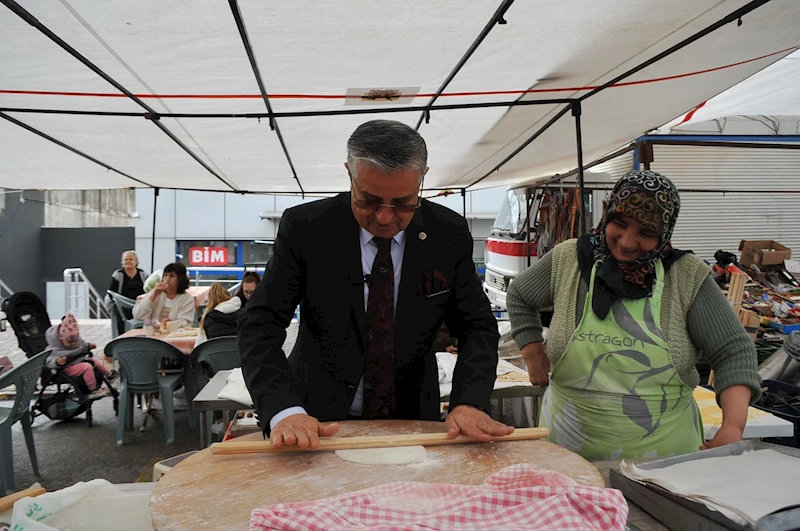 Başkan Topaloğlu, pazar esnafını ziyaret etti
