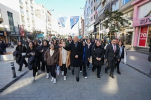 BAŞKAN YILDIRIM GENÇLERİ KAHVE İÇMEYE GÖTÜRDÜ