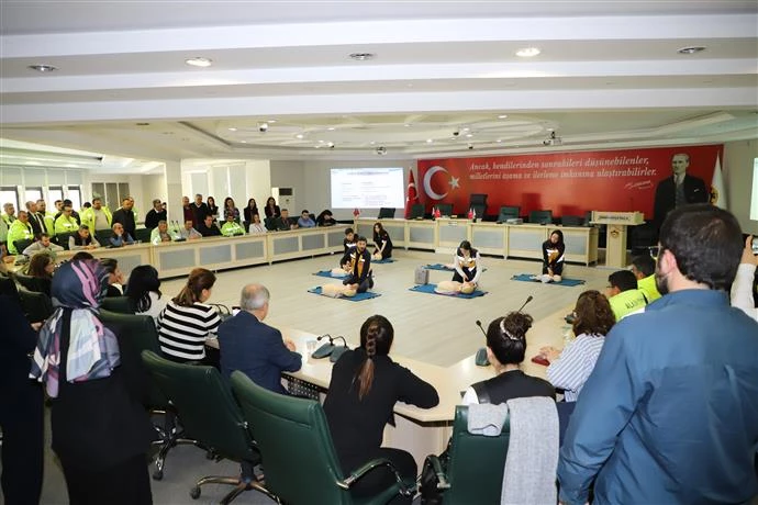 ALANYA BELEDİYESİ PERSONELE İLK YARDIM EĞİTİMİ