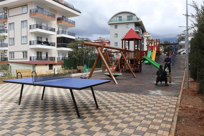 ALANYA BELEDİYESİ PARK VE BAHÇELER MÜDÜRLÜĞÜ ÇOCUK PARKLARI YAPMAYA DEVAM EDİYOR