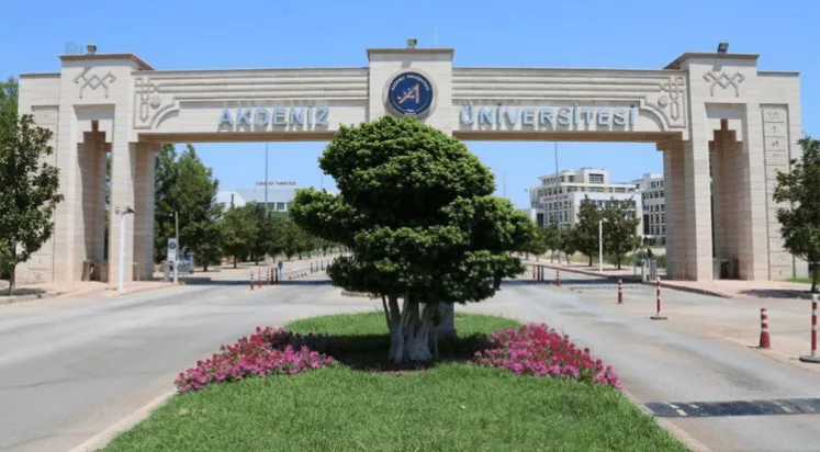 ÜNİVERSİTE’DE ZİRAAT FAKÜLTESİ GIDA ÜRÜNLERİ SATIŞ YERİ HİZMETE AÇILDI