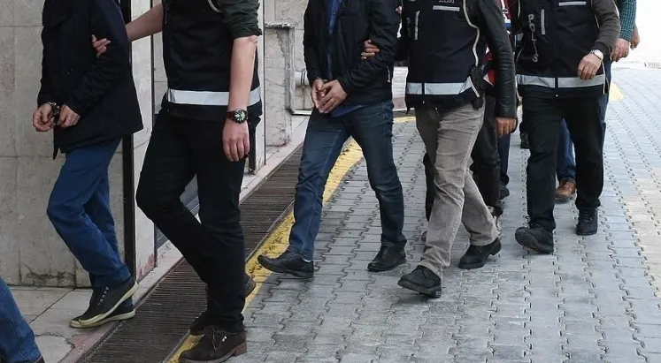 ANTALYA DAHİL 17 İLDE FETÖ OPERASYONU.. 90 KİŞİ YAKALANDI