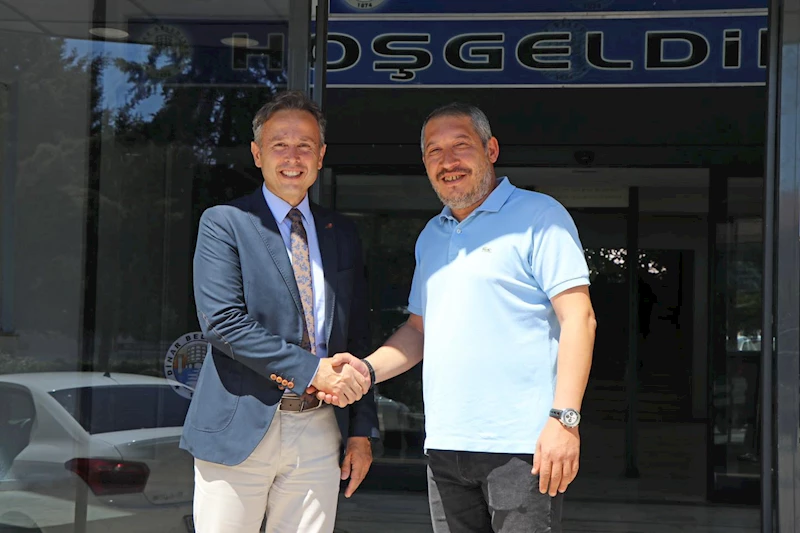Afyonkarahisar İl Emniyet Müdür Yardımcısı Olarak Atanan Dinar İlçe Emniyet Müdürü Erdal Yanık, Dinar Belediye Başkanımız Veysel Topçu’ya veda ziyaretinde bulundu.