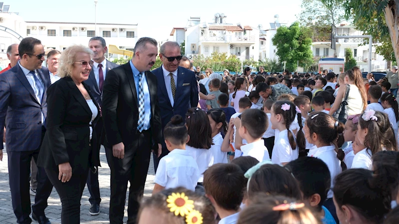 Kemer’de İlköğretim Haftası coşkuyla kutlandı