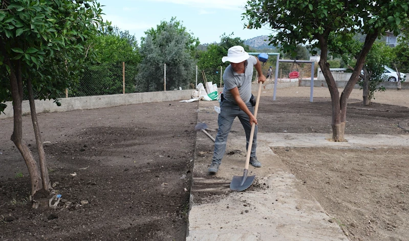 Kemer’de parklarda yenileme çalışmaları