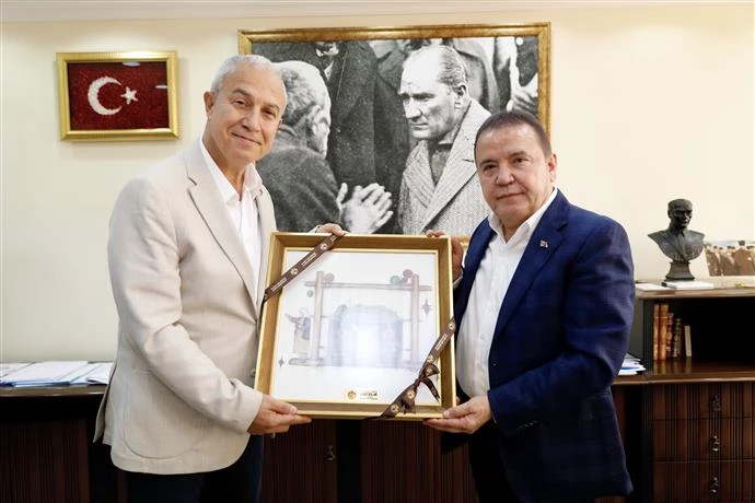 BÜYÜKŞEHİR BELEDİYE BAŞKANI BÖCEK’TEN ALANYA’YA ZİYARET