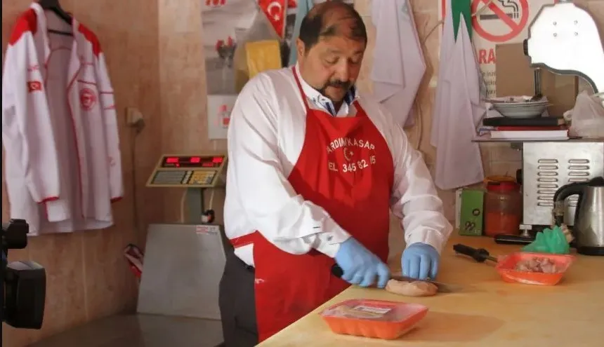 ANTALYA’DA 33 YILDIR BAŞKAN.. OSMAN YARDIMCI KOLTUĞU BIRAKMAK İSTEMİYOR