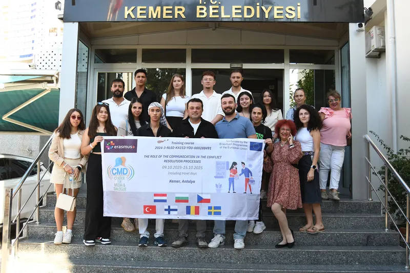 7 Ülkeden Erasmus Öğrencileri Kemer Belediye Başkanı