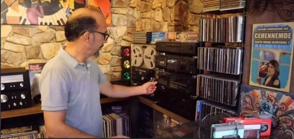 SANAT SOKAĞI’NDA NOSTALJİ.. KASET KÜLTÜRÜ GERİ DÖNDÜ