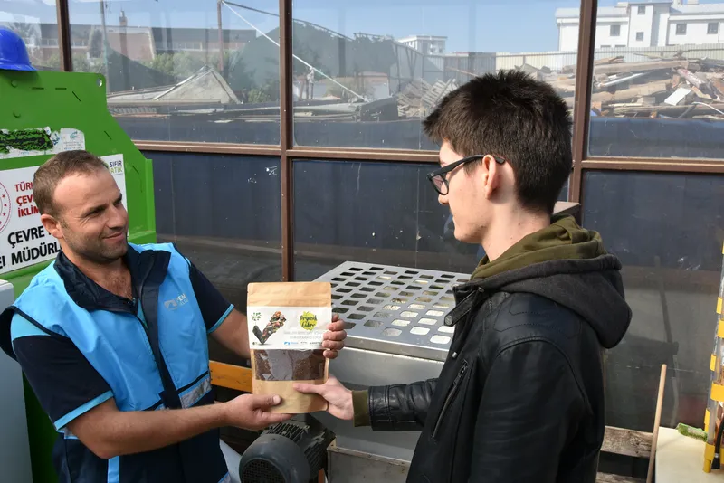 İsteyen Herkese İki Paket Organik Gübre Hediye Ediliyor