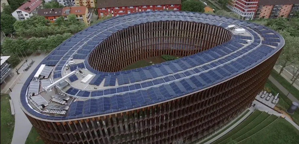 ANTALYA’YA FREİBURG MODELİ ÖNERİSİ.. ‘KAMU BİNALARI GES’LE KAPLANSIN’