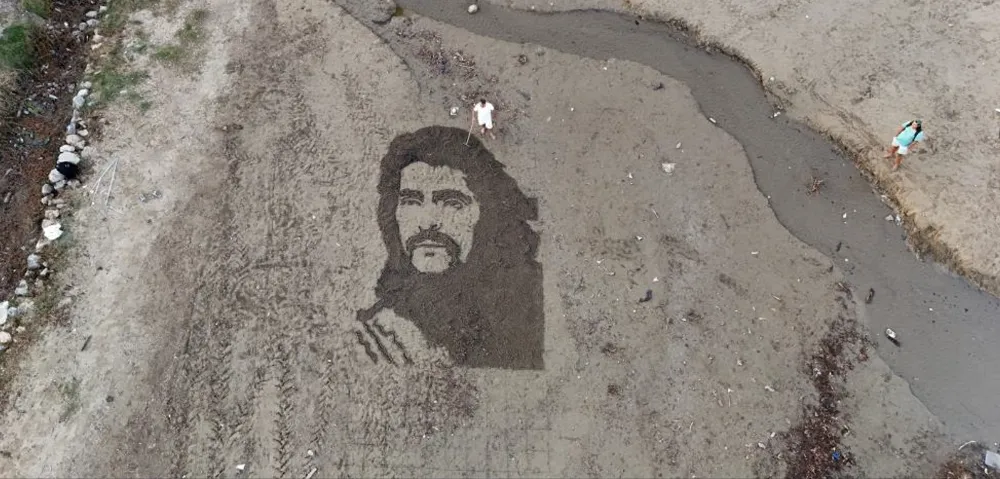 İRANLI SANATÇI ÇOK SEVDİĞİ BARIŞ MANÇO