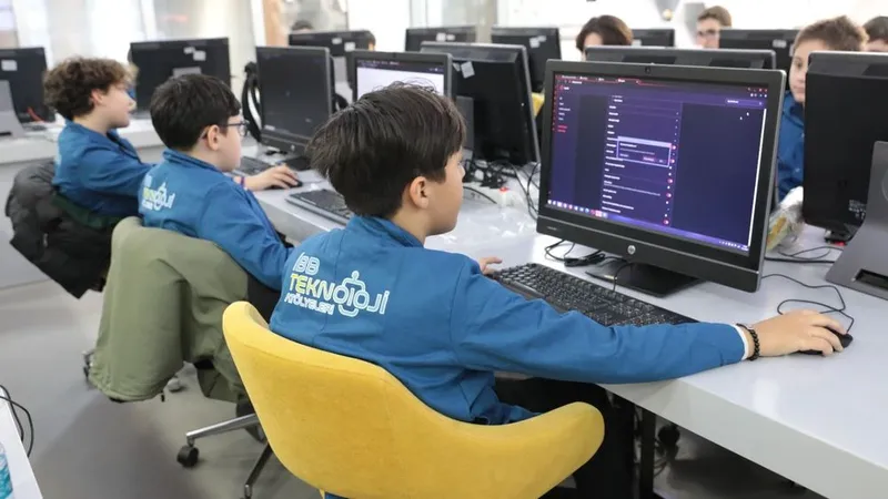 İBB TEKNOLOJİ ATÖLYELERİNDE YENİ EĞİTİM DÖNEMİ HEYECANI