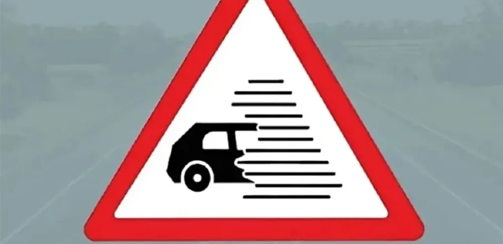 P-33 KODLU YENİ TRAFİK LEVHASI TANITILDI.. ARTIK YOLLARDA GÖRECEKSİNİZ