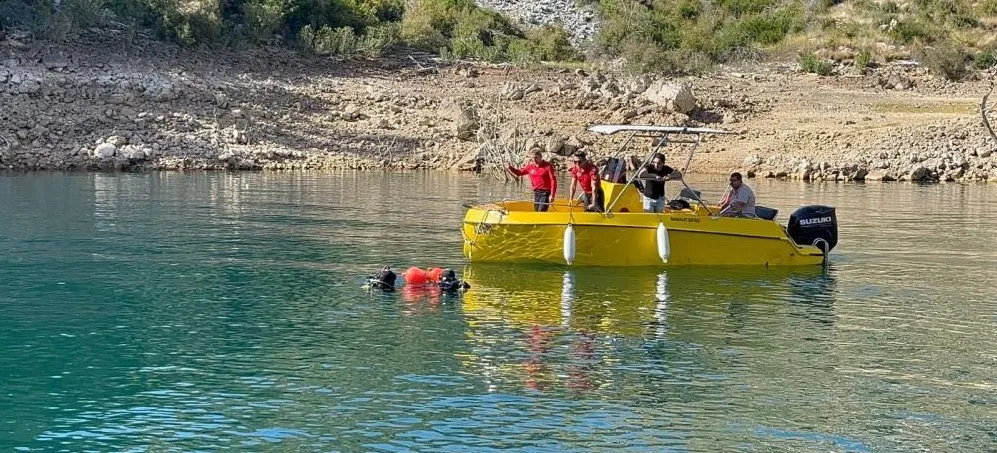 ANTALYA’DA BARAJ GÖLÜNDE KAYBOLAN İRLANDALI TURİSTİN CESEDİ BULUNDU