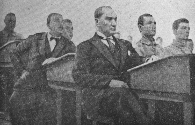 ATATÜRK 87 YIL ÖNCE ARAMIZDAN AYRILDI.. MİNNETLE ANIYORUZ