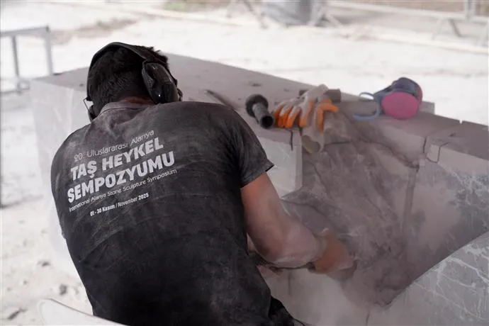 20. Uluslararası Alanya Taş Heykel Sempozyumu Devam Ediyor