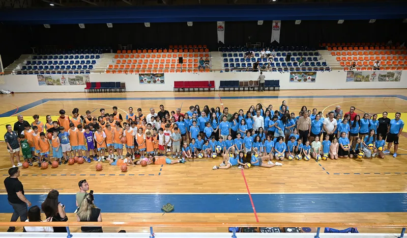 Kemer Belediyesi gençleri sporla buluşturuyor