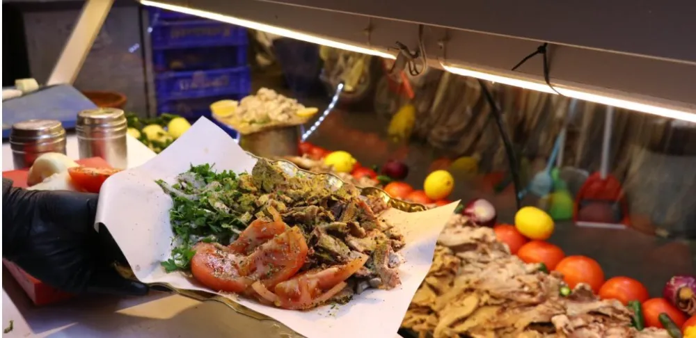 ‘SOKAK LEZZETLERİ’NE SIKI TAKİP.. ‘1 MİLYON 143 BİN GIDA DENETİMİ GERÇEKLEŞTİRİLDİ’