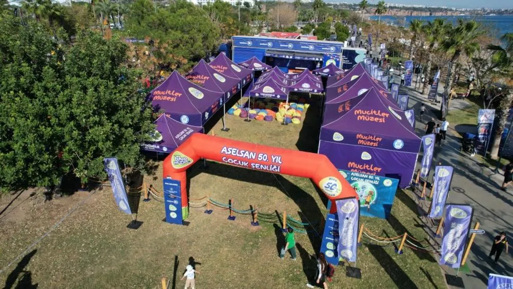 ASELSAN TEKNO MACERA TIR’I ANTALYA’DA ÇOCUKLARLA BULUŞTU