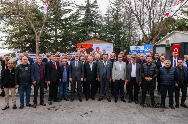 Keçiören Belediye Başkanı Özarslan, Özel Halk Otobüsü Şoförlerini Ziyaret Etti