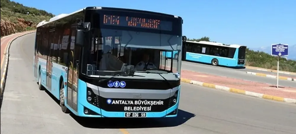 ANTALYA’DA ULAŞIM SORUNU DERİNLEŞİYOR.. OTOBÜSLER ARIZALI SEFERLER YETERSİZ 
