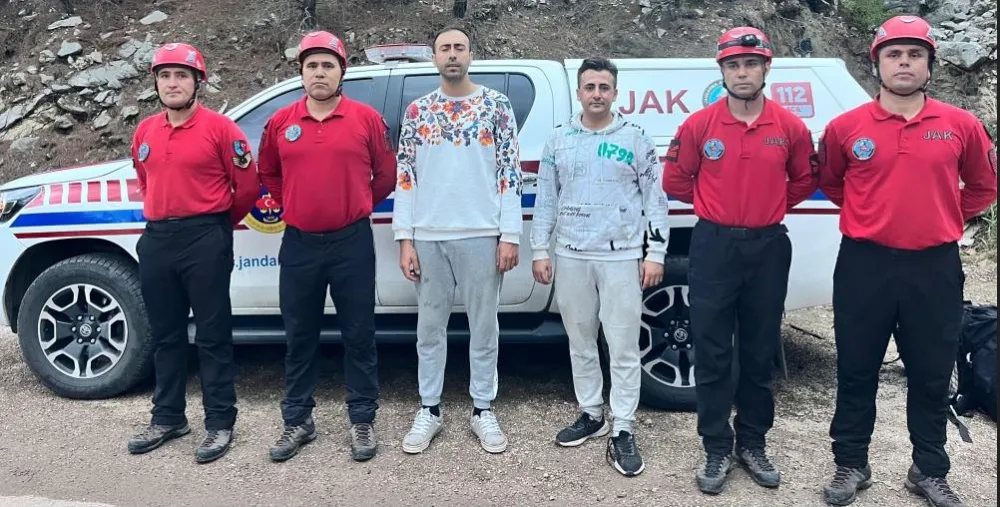 ANTALYA’DA YÜRÜYÜŞ SIRASINDA KAYBOLAN 2 GENCİ JAK TİMLERİ BULDU
