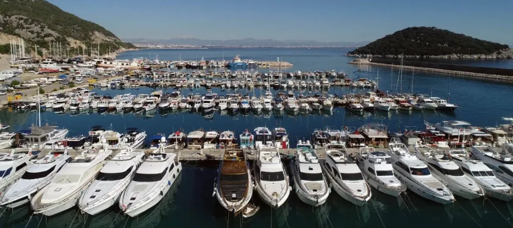 ANTALYA BALIKÇI BARINAĞI’NDA YİNE TARTIŞMA.. KÜÇÜK BALIKÇIYA MOBBİNG Mİ UYGULANIYOR?