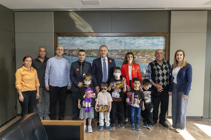 Mersin Büyükşehir Belediye Başkanı Seçer, Lösemili Çocuklarla Buluştu