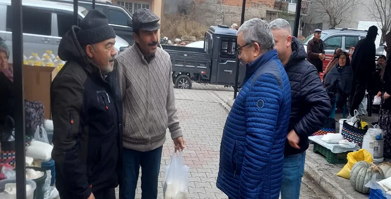 Şuhut Belediye Başkanı Özaşkın, Pazar Yerinde Esnaf ve Vatandaşlarla Buluştu