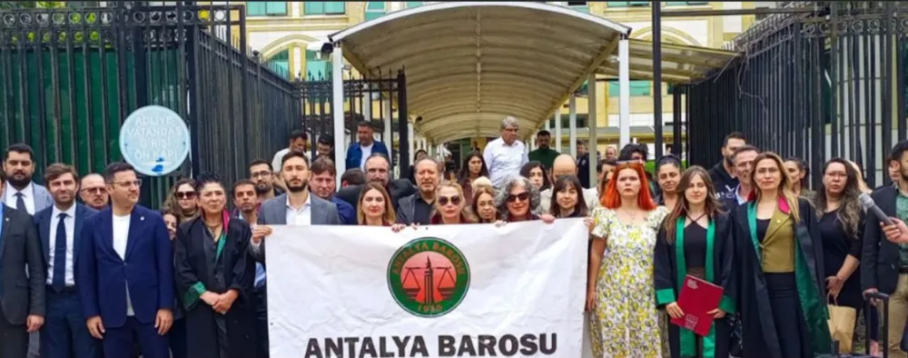 ANTALYA BAROSU ‘LADY VE TÜM SOKAK HAYVANLAR İÇİN ADALET’ İSTEDİ
