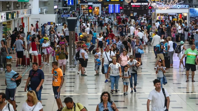 2025’İN İLK 4 AYINDA TARİHİ REKOR.. 8.9 MİLYON TURİST AĞIRLADIK