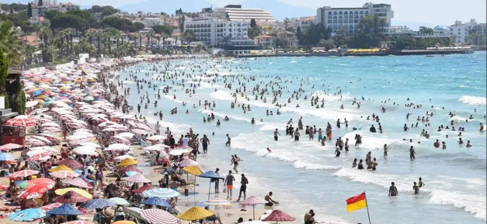EKONOMİST YAŞAR.. ‘ANTALYA BU YIL TURİZMDE GEÇEN YILA GÖRE ARTIŞ GÖSTERECEK’