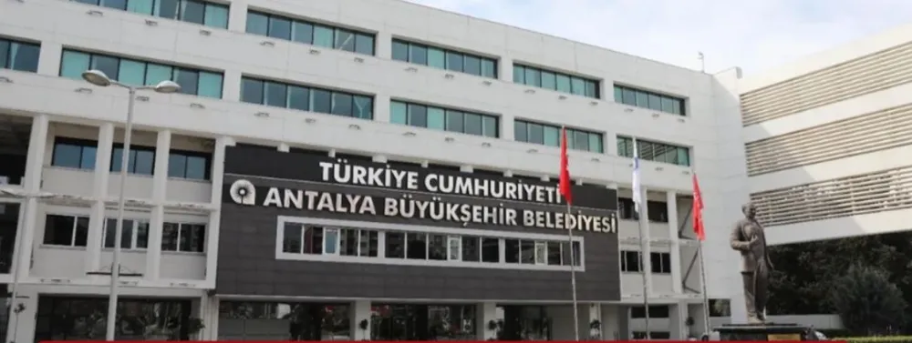 ANTALYA’DA CHP’Lİ BELEDİYEDEKİ TACİZ İDDİALARI KADINLARI İSYAN ETTİRDİ