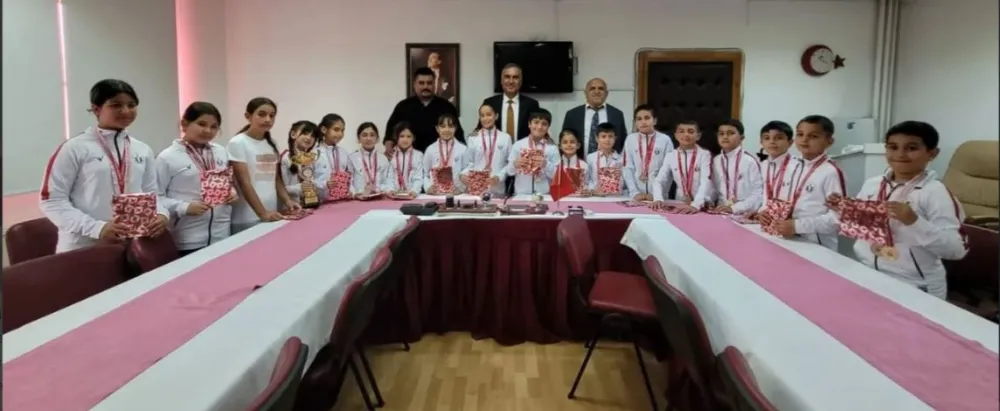 İRFAN İLK İLKOKULU ‘HALKOYUNLARI’NDA ANTALYA’YI TEMSİL EDECEK