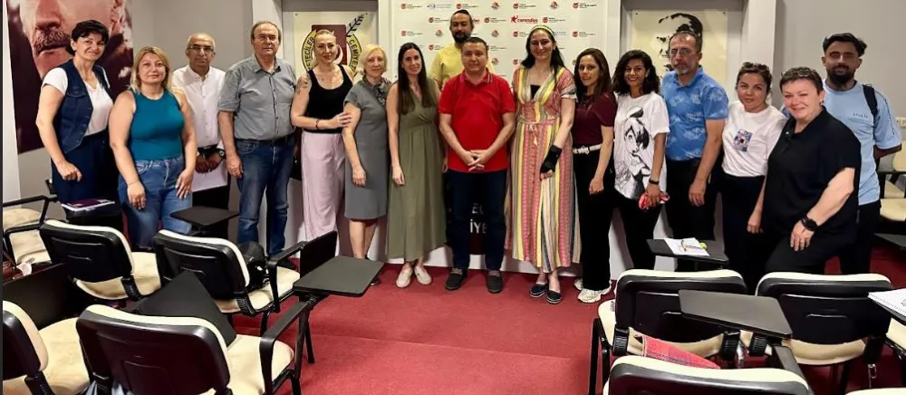 ANTALYALI GAZETECİLER MESLEKİ İNGİLİZCE ÖĞRENECEK