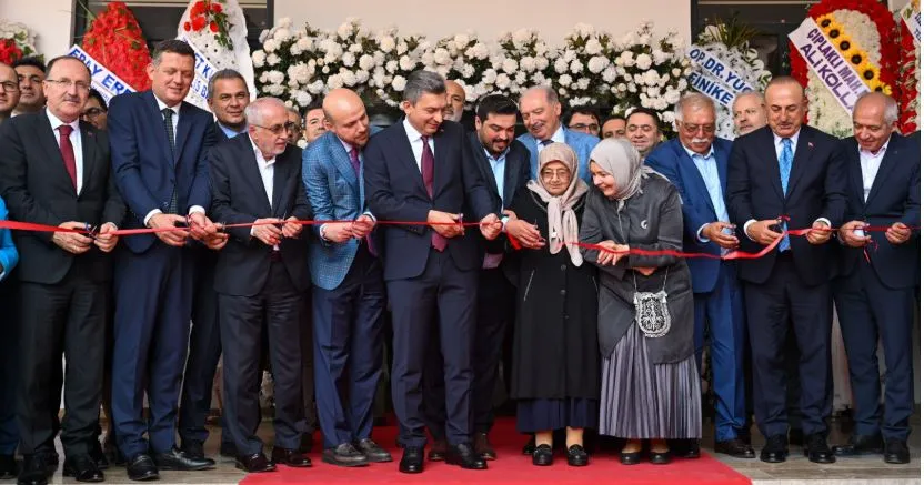 VALİ ŞAHİN.. ‘HAYIRSEVERLER ANTALYA’NIN EĞİTİMİNE ÖNEMLİ KATKI SAĞLIYOR’