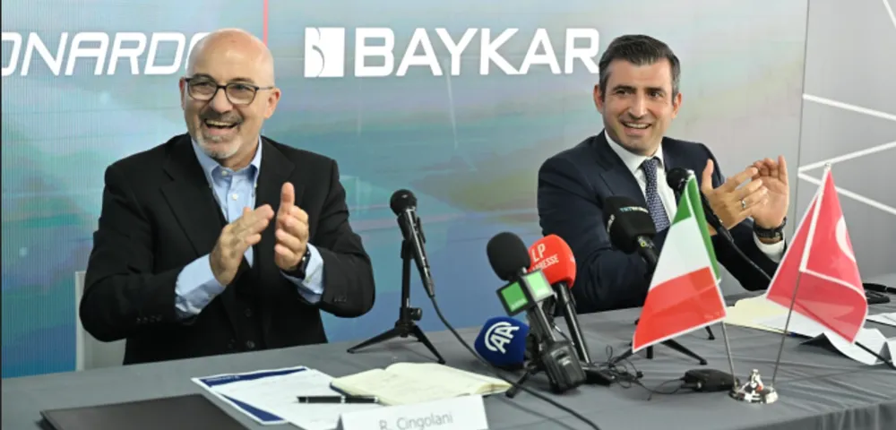 BAYKAR VE İTALYAN LEONARDO ARASINDAKİ ORTAK GİRİŞİMİN İMZALARI PARİS
