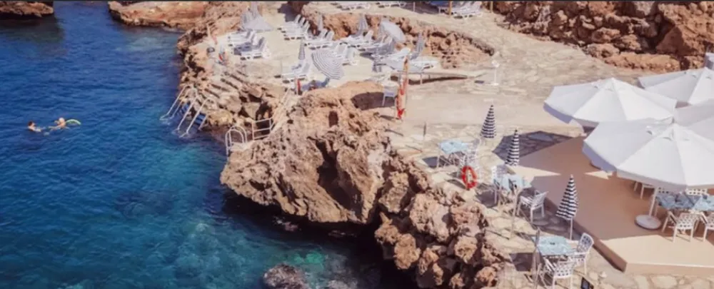 KAÇAK MI RUHSATLI MI? ANTALYA’DA FALEZLERDE KİRALIK MİLYONLUK ASANSÖR