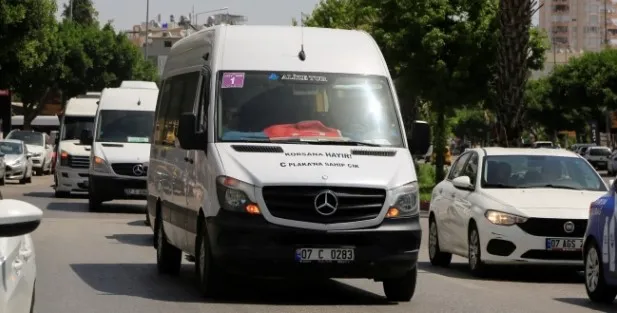 ANTALYA’DA TURİZM PERSONELİNİN EN BÜYÜK SORUNU ‘SERVİS TRAFİĞİ’