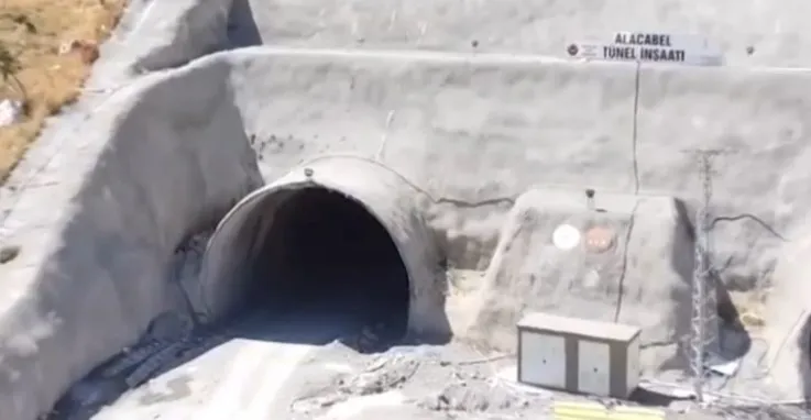 TÜNEL’İN UCU GÖRÜNDÜ.. KONYA-ANTALYA ARASI 2 SAATE DÜŞÜYOR