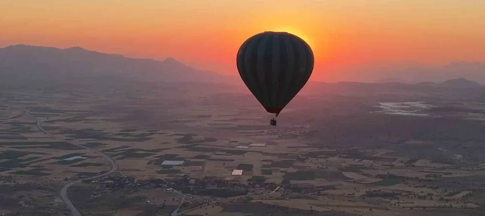 SALDA GÖLÜ SICAK HAVA BALONLARI BU YIL TURİZMİN YENİ YILDIZI OLACAK