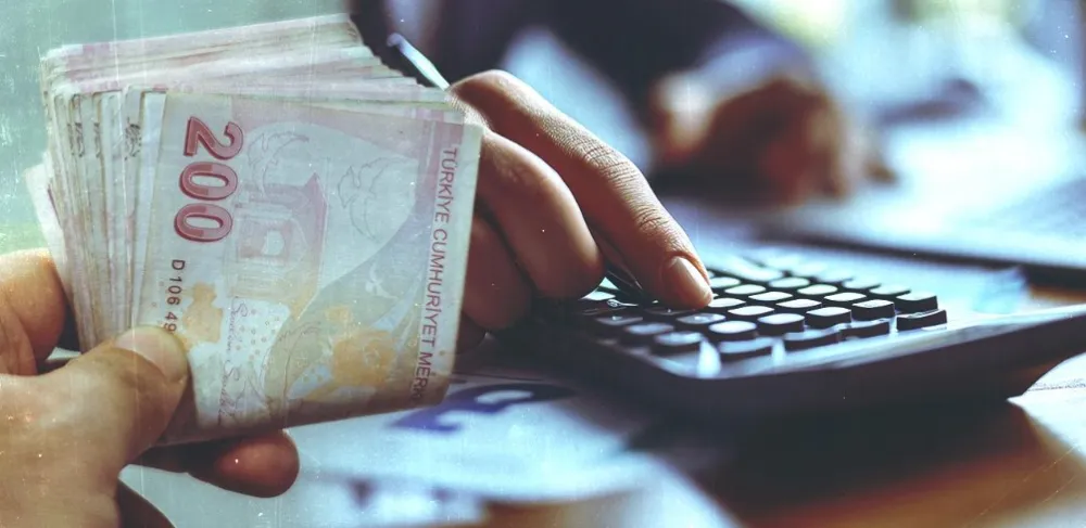 EN DÜŞÜK MEMUR AYLIĞI 50.503 LİRAYA EN DÜŞÜK EMEKLİ AYLIĞI 16.881 LİRAYA ÇIKTI