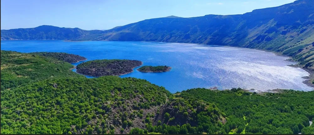 ‘NEMRUT KALDERASI’NDA SIKI DENETİM.. ‘MANGAL VE GECE KONAKLAMA YASAK’
