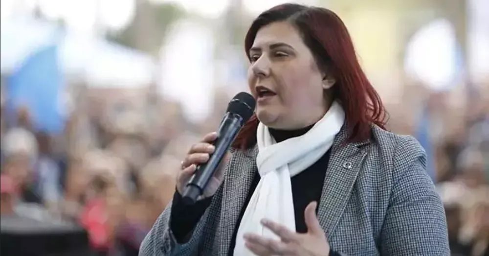 ÖZLEM ÇERÇİOĞLU AK PARTİ
