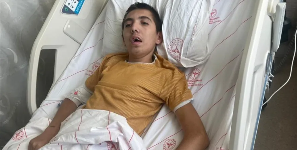 OLACAK ŞEY DEĞİL.. OTİZMLİ ÇOCUĞUN DÜŞTÜĞÜNÜ SAKLAYIP ‘BİR HOCAYA GÖTÜRÜN’ DEDİLER