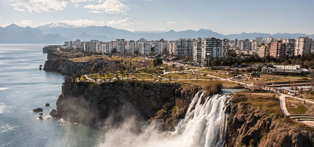 YURTTA HAVA DURUMU.. ANTALYA AZ BULUTLU VE AÇIK 32 DERECE OLACAK